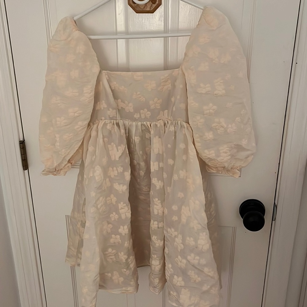 STORIA floral babydoll dress cream floral size small worn once no visible wear
